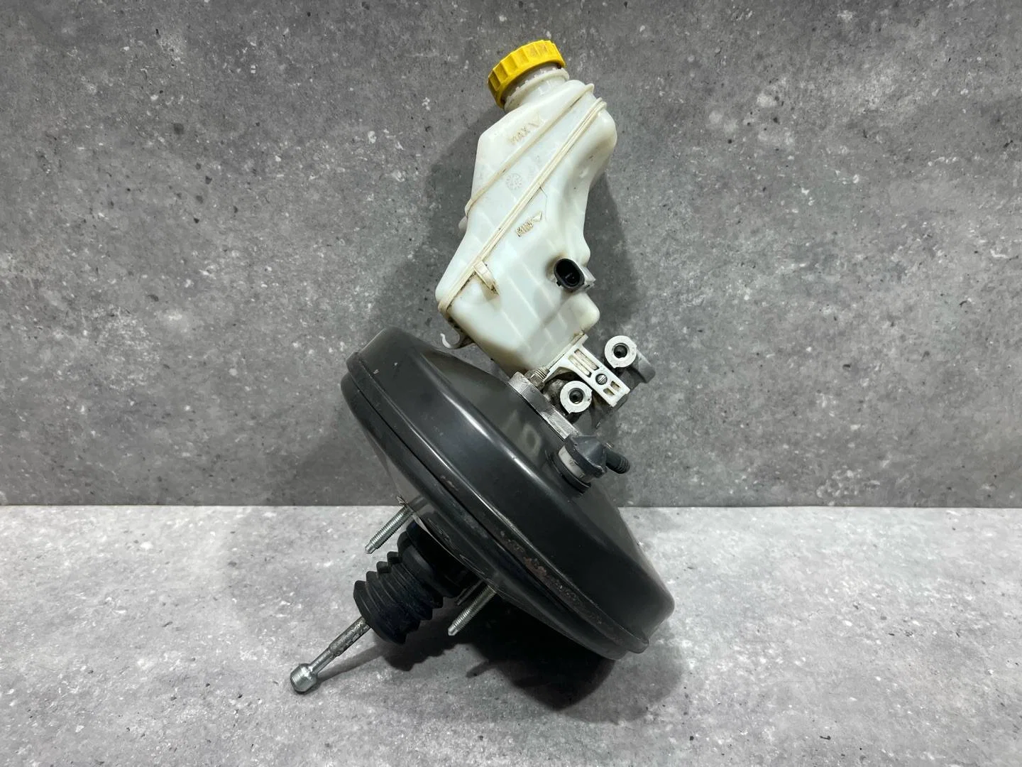 Вакуумный усилитель тормозов Fiat Punto 55702132 - изображение 1
