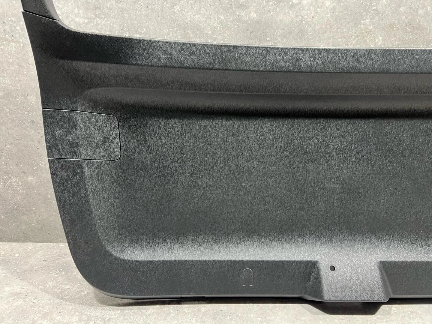 Обшивка двери багажника Volkswagen Taos 1 2021 - миниатюра 4