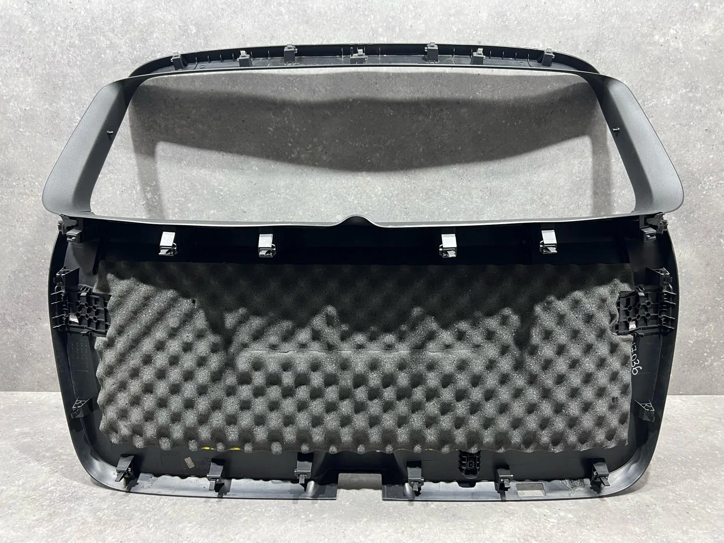 Обшивка двери багажника Volkswagen Taos 1 2021 - миниатюра 6