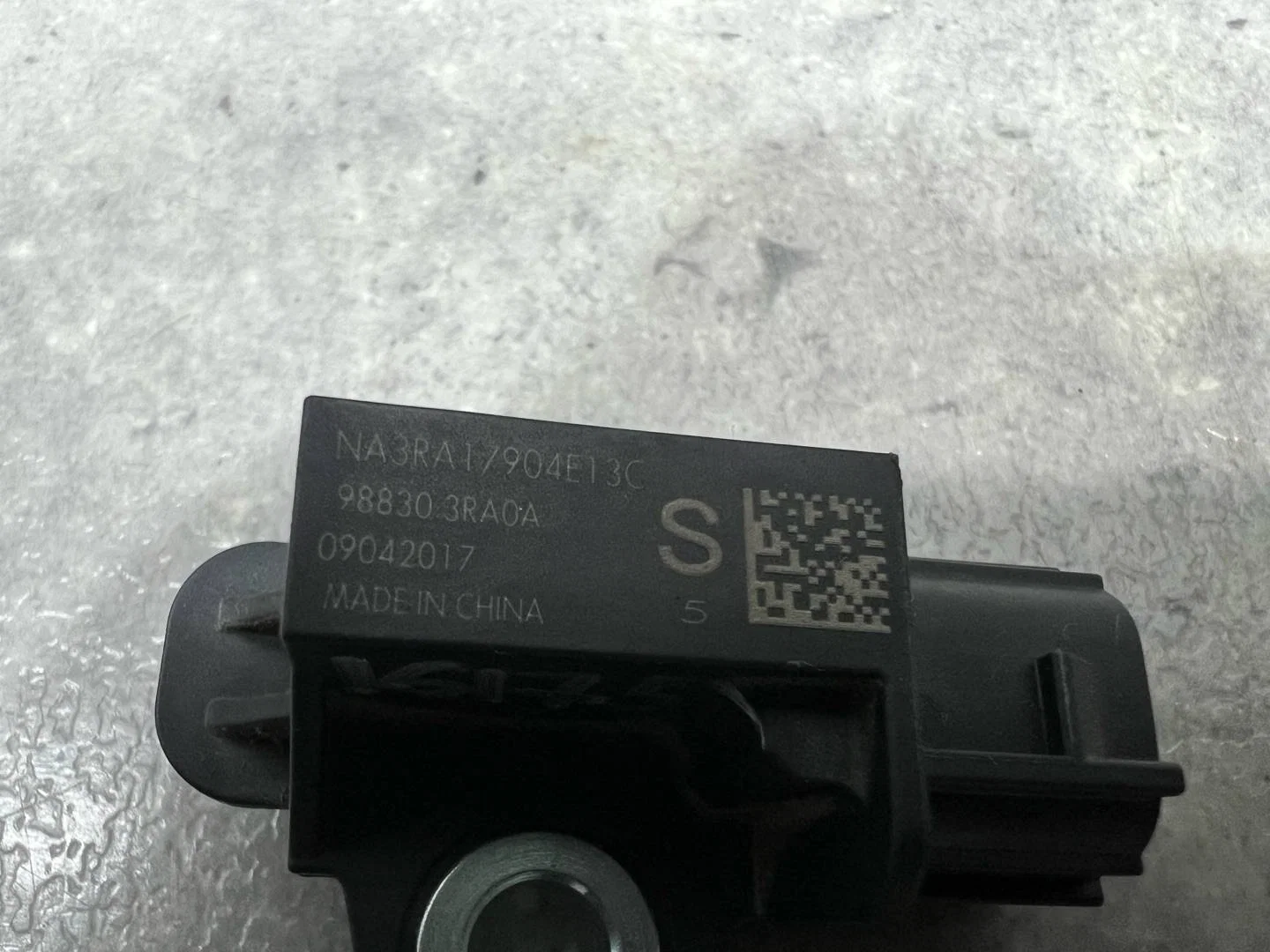 Датчик airbag Nissan Qashqai J11 2017 988303RA0A - миниатюра 2