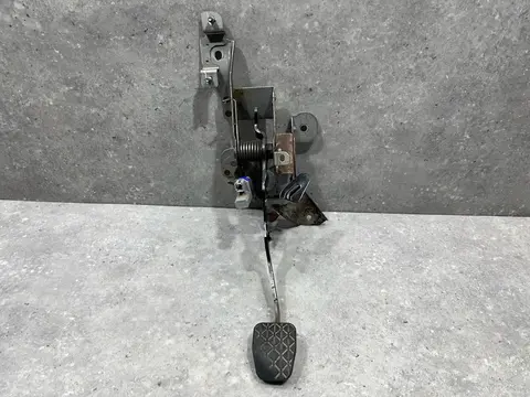 Педаль сцепления Mazda 3 2 BL 2009 BBP341300C