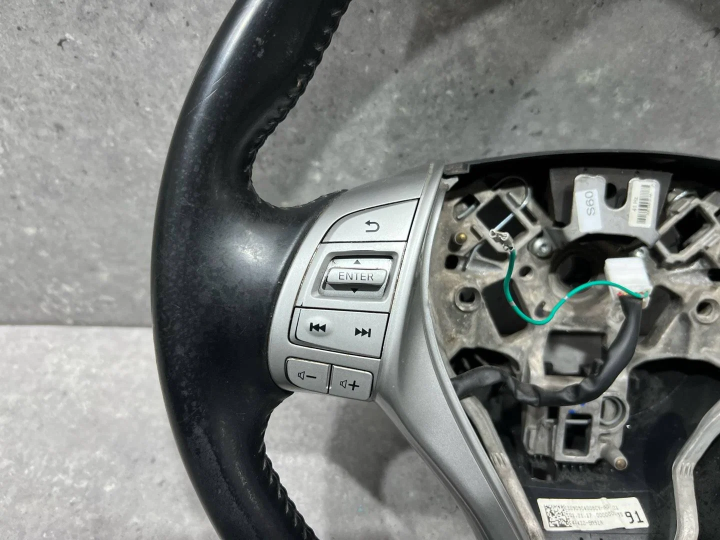 Руль Nissan Qashqai J11 2017 484304CM1A - миниатюра 4