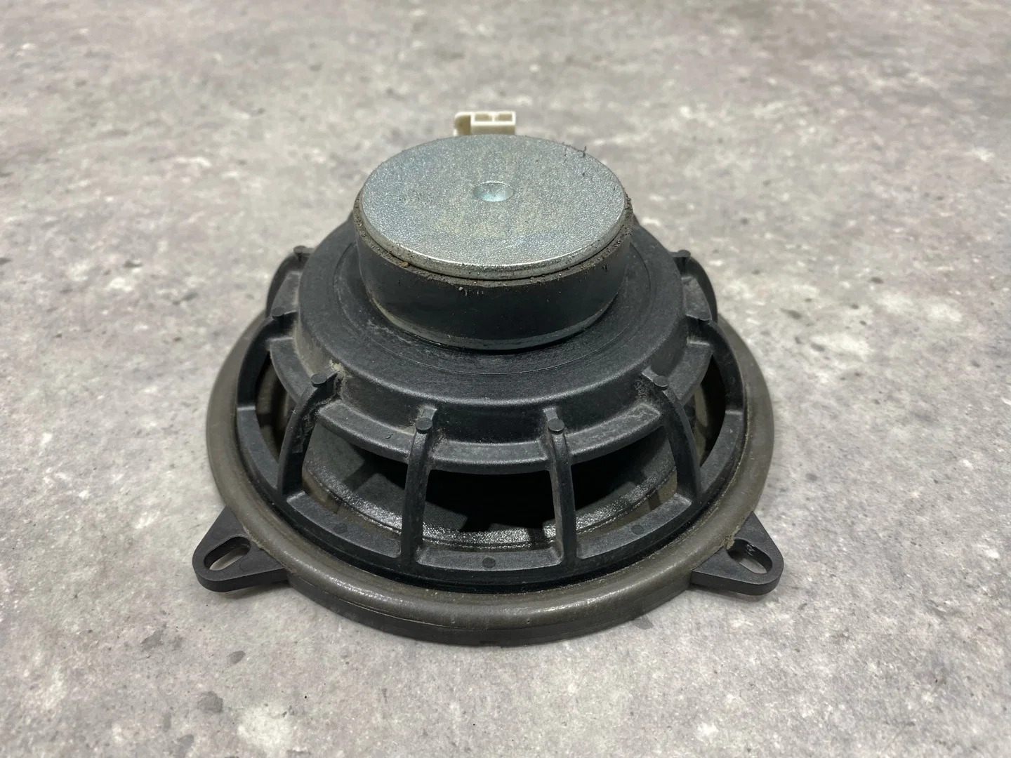 Динамик двери Renault Duster 1 HSA 2013 6001546832 - миниатюра 3