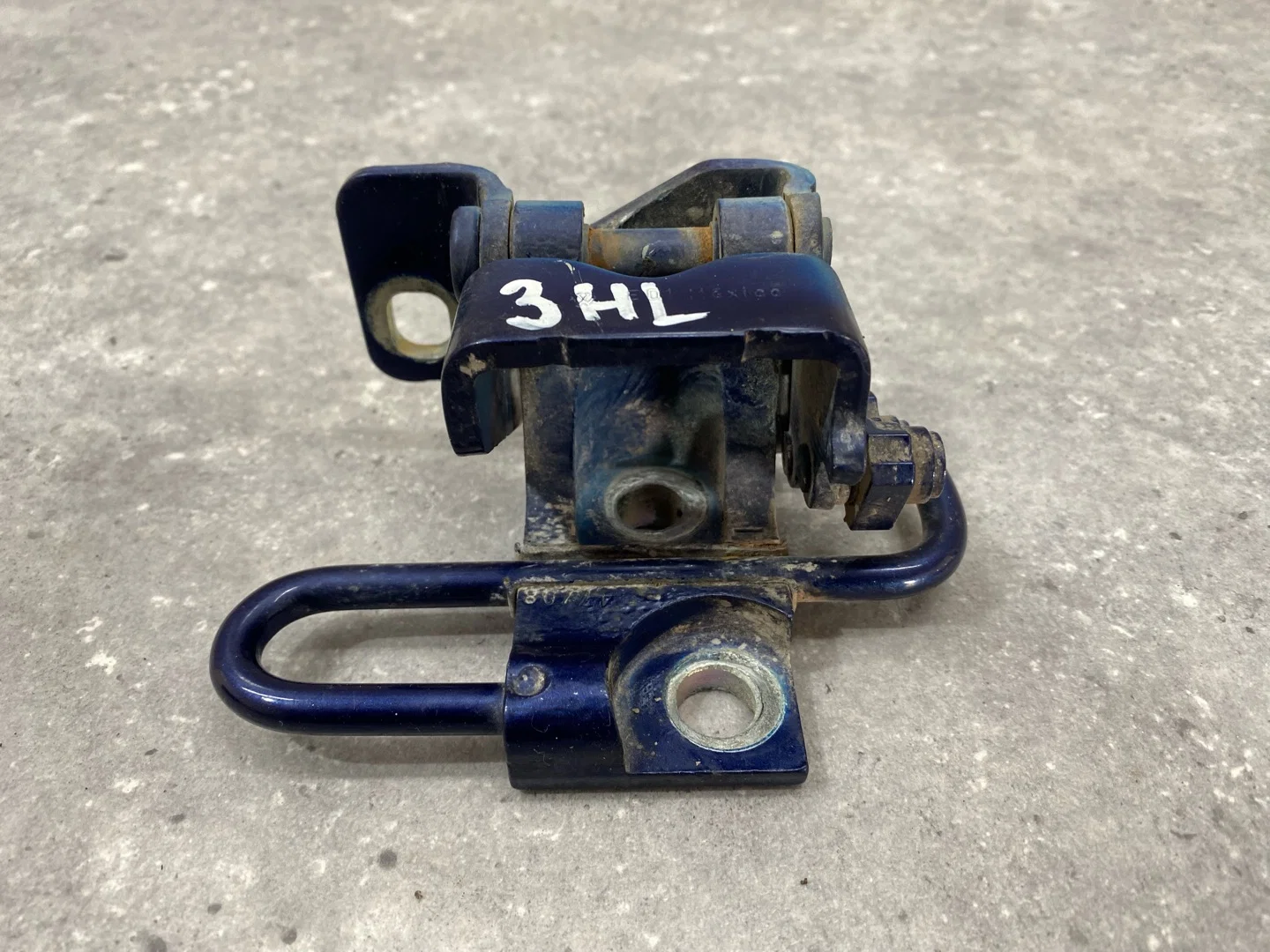 Петля двери задней левой нижняя Volkswagen Jetta 5 - миниатюра 2