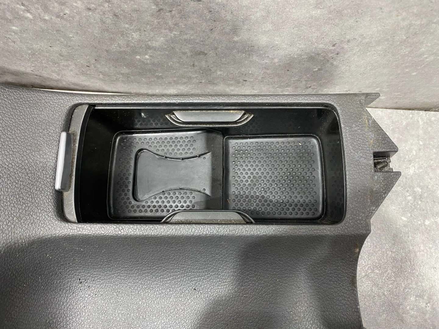 Консоль салона Volkswagen Jetta 5 1K2 2009 - миниатюра 4