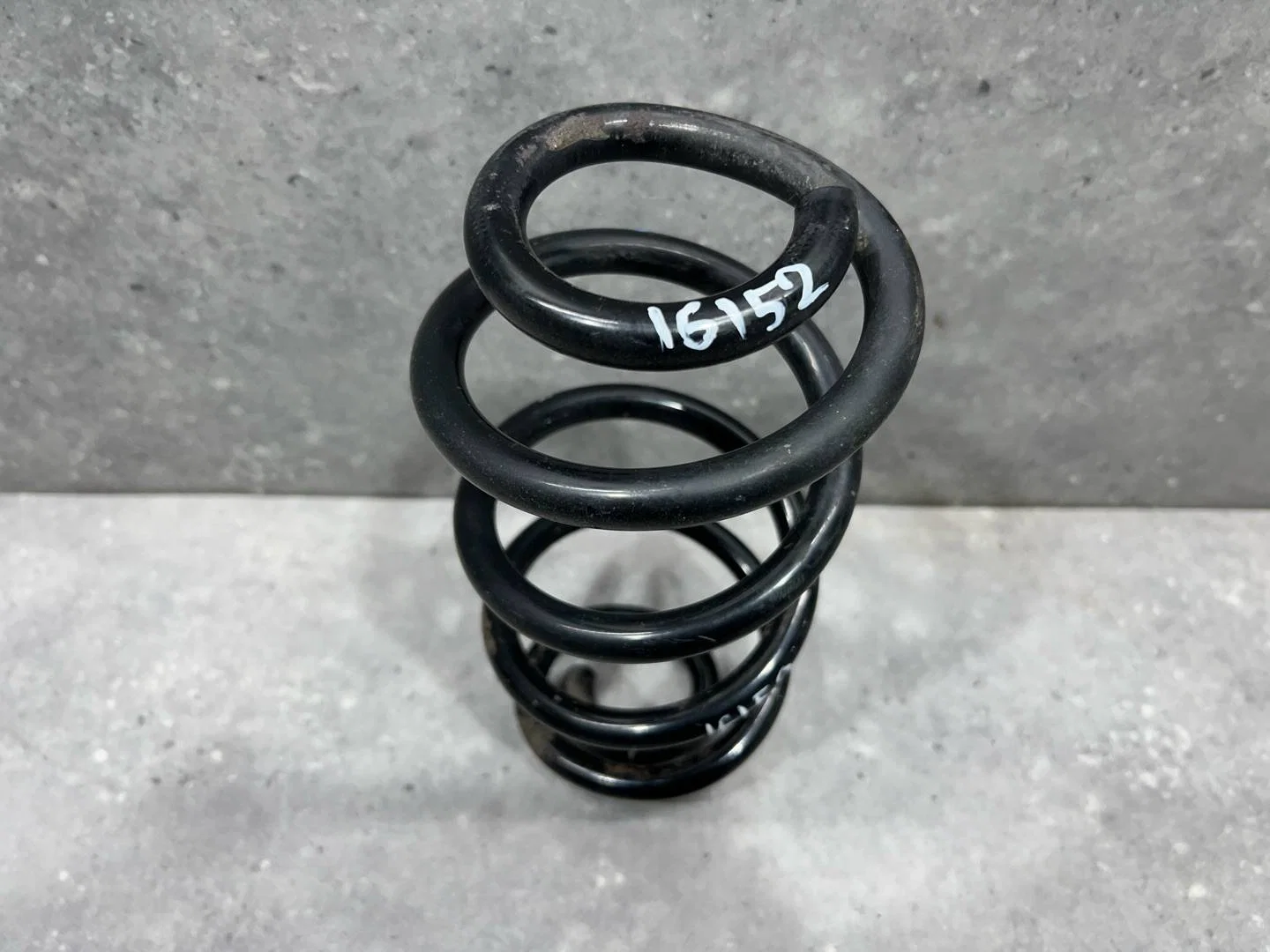 Пружина задняя Nissan Qashqai J11 2017 55020BM90A - миниатюра 2