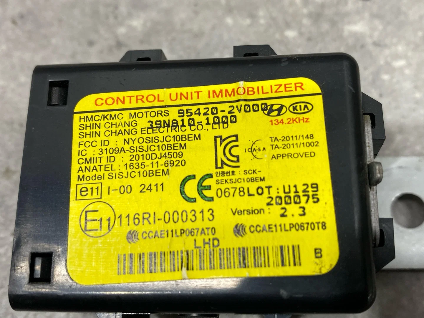 Блок иммобилайзера Kia Ceed 2 JD 2013 954202V000 - миниатюра 2