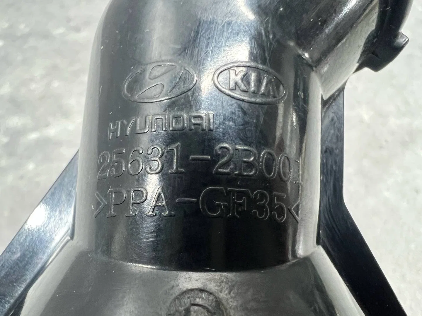 Корпус термостата Kia Cerato 2 TD 2011 256312B000 - миниатюра 6