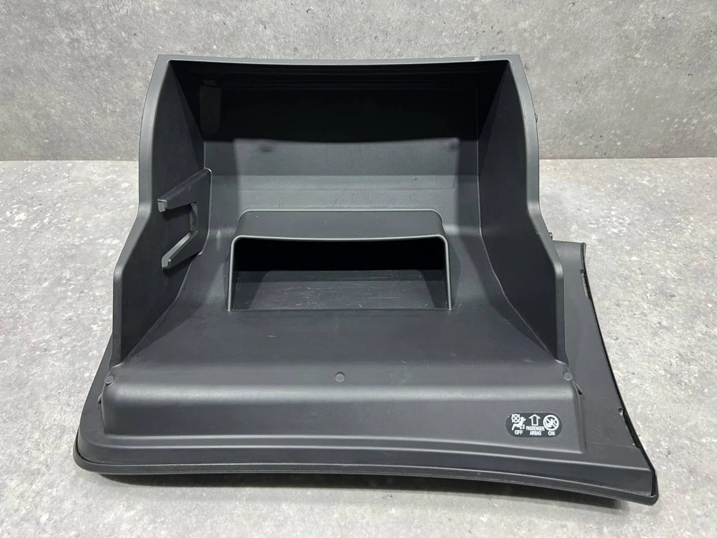 Бардачок Nissan Qashqai J11 2017 685104CM1A - миниатюра 6