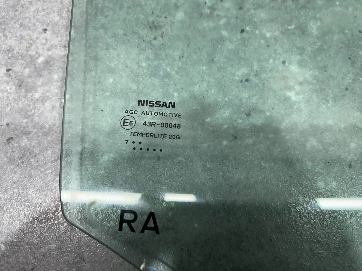 Стекло двери задней правой Nissan Qashqai J11 2017 - миниатюра 2