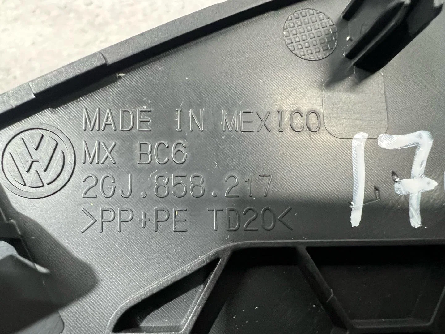 Крышка торпеды боковая левая Volkswagen Taos 1 - миниатюра 5