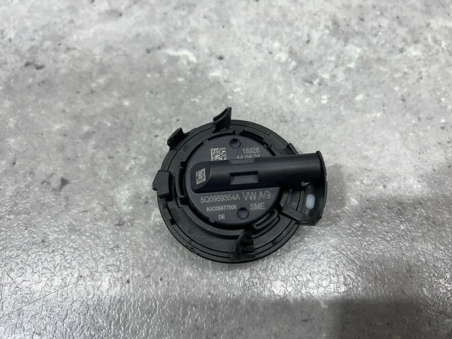 Датчик airbag Volkswagen Taos 1 2021 5Q0959354A - миниатюра 2