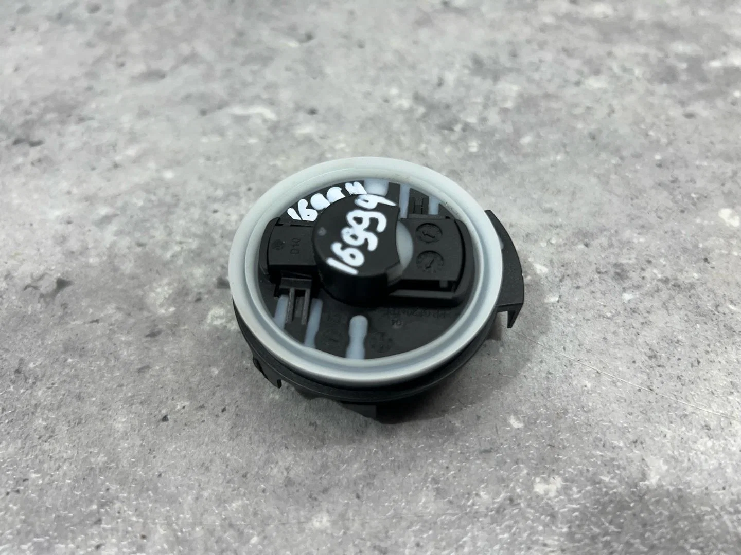 Датчик airbag Volkswagen Taos 1 2021 5Q0959354A - миниатюра 3