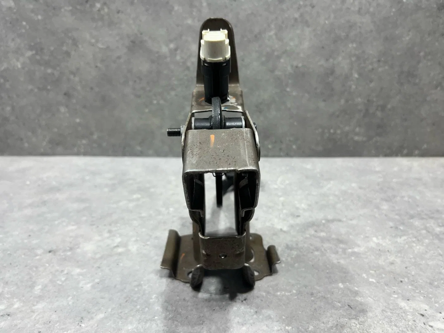 Педаль тормоза Renault Logan 2 L8 2018 465013221R - миниатюра 4