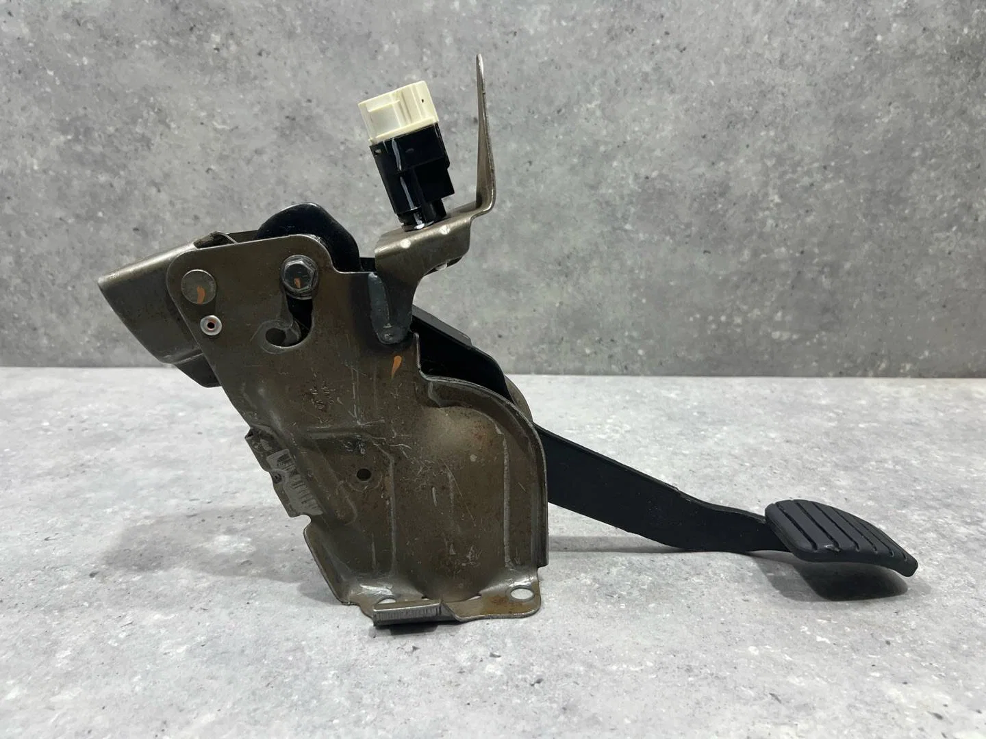 Педаль тормоза Renault Logan 2 L8 2018 465013221R - миниатюра 5
