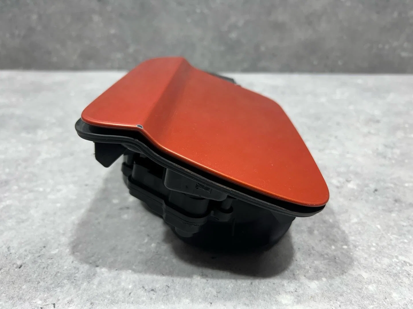 Лючок топливного бака Volkswagen Taos 1 2021 - миниатюра 3