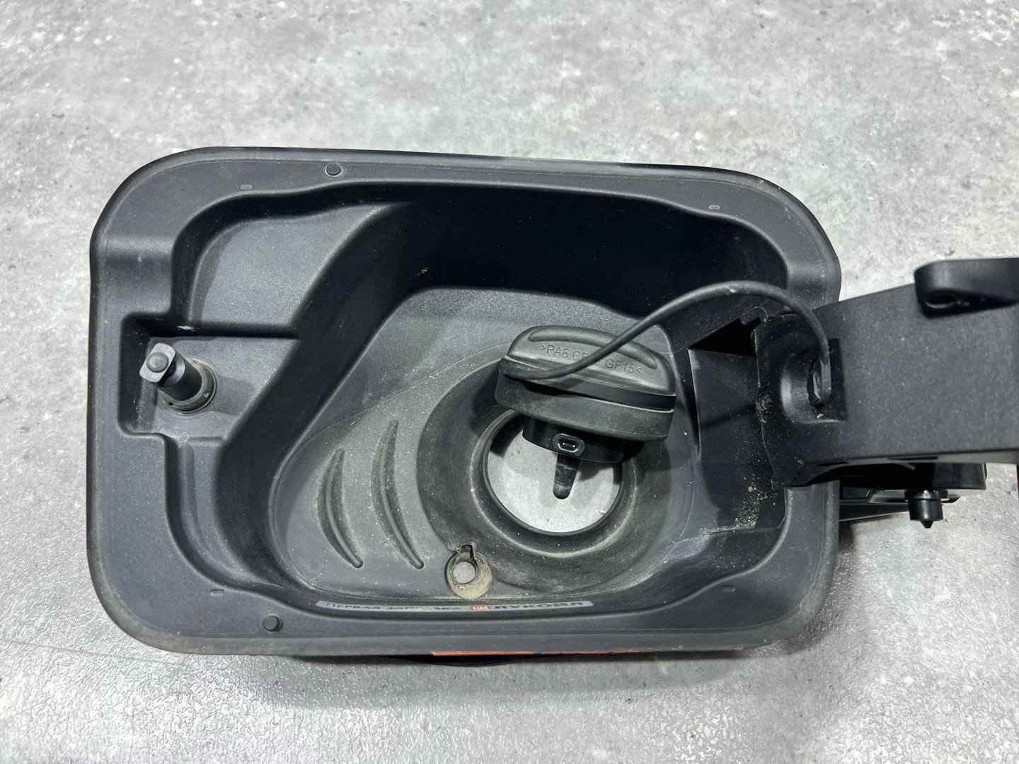 Лючок топливного бака Volkswagen Taos 1 2021 - миниатюра 9
