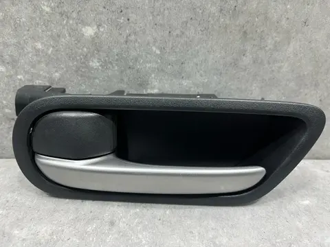 Ручка внутренняя двери задней левой Mazda 3 2 BL