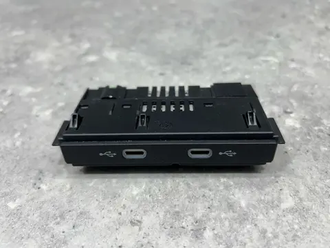 Разъем AUX / USB Volkswagen Taos 1 2021 5NA035736
