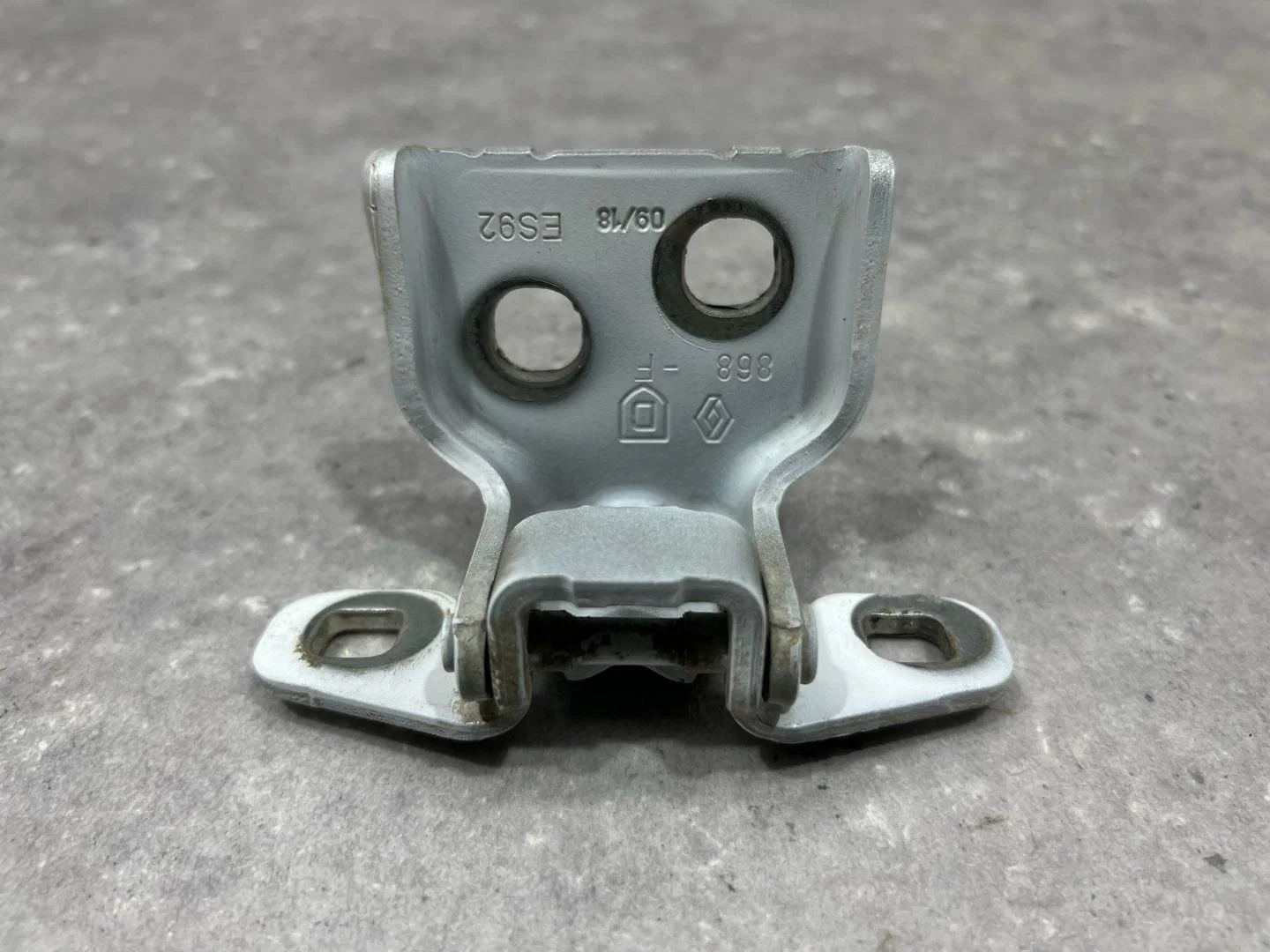Петля двери Renault Logan 2 L8 2018 6001546883 - миниатюра 3
