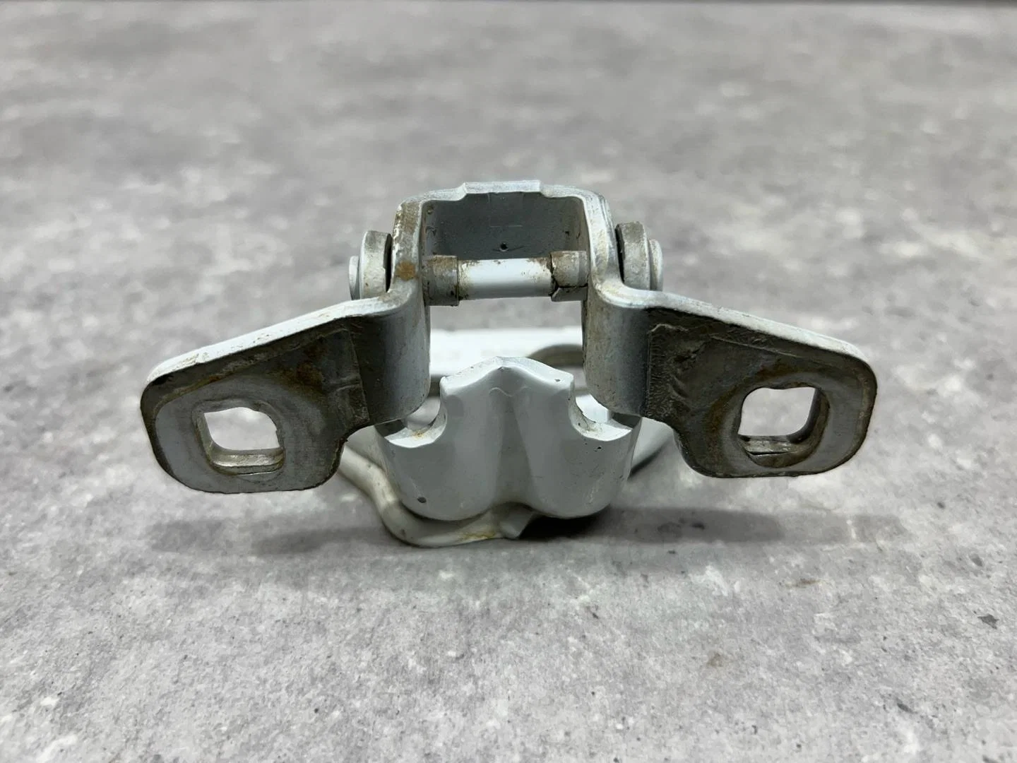 Петля двери Renault Logan 2 L8 2018 6001546883 - миниатюра 4