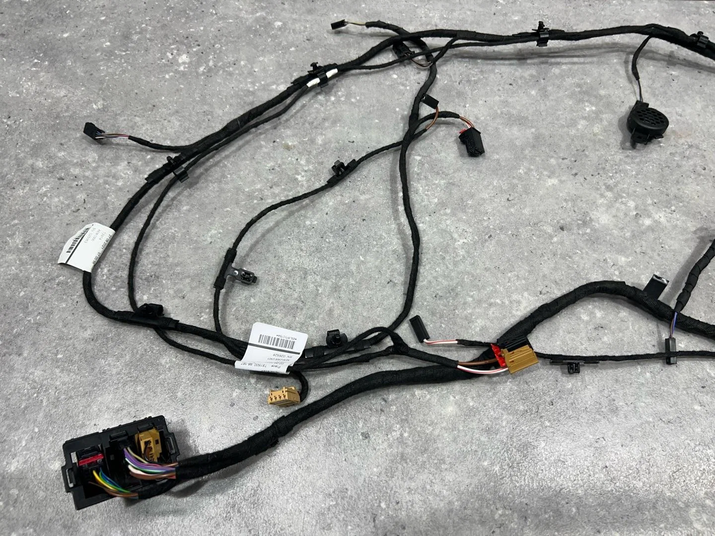 Проводка крышки багажника Volkswagen Taos 1 2021 - миниатюра 2