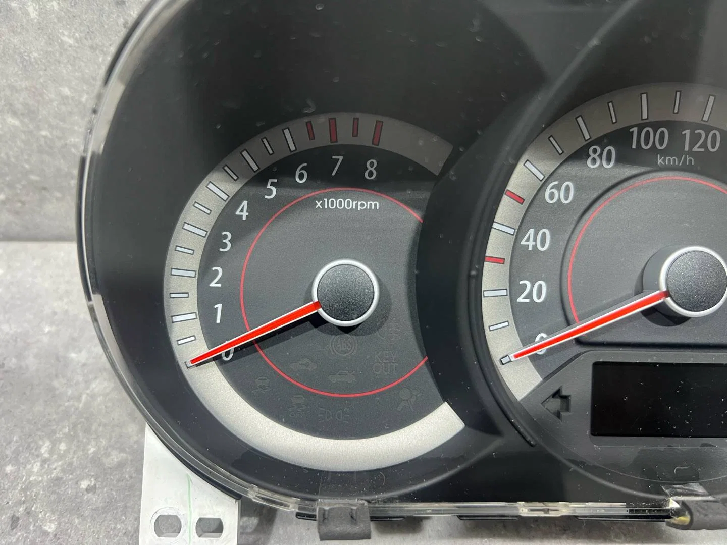 Панель приборов (щиток) Kia Cerato 2 TD 2011 - миниатюра 2