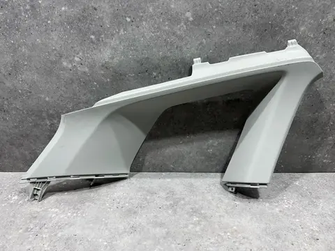 Обшивка стойки задняя правая верхняя Volkswagen 1
