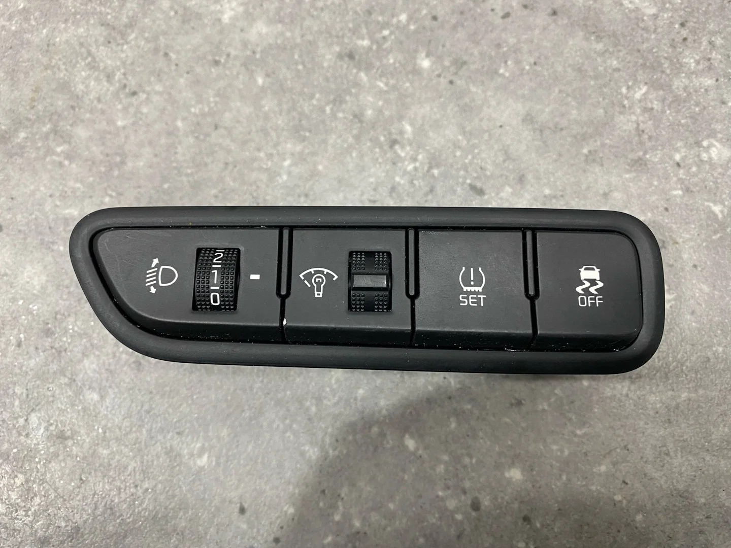 Блок кнопок Kia Rio X-Line 1 FB 2020 93700H0DA0WK - изображение 1