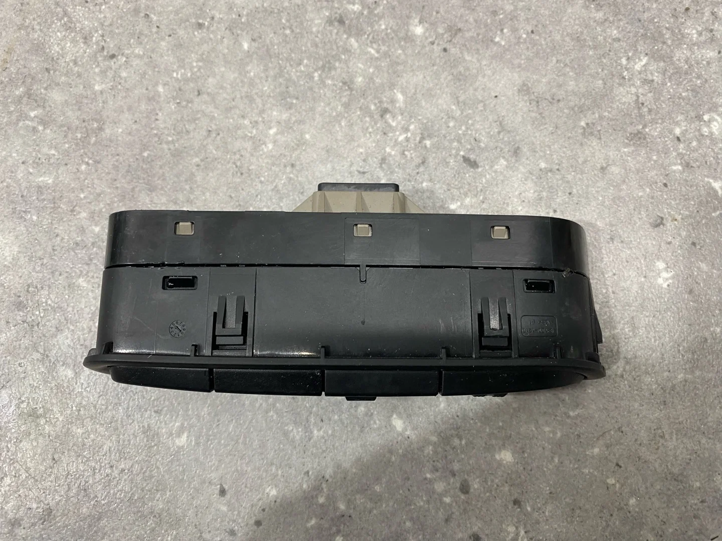 Блок кнопок Kia Rio X-Line 1 FB 2020 93700H0DA0WK - миниатюра 3