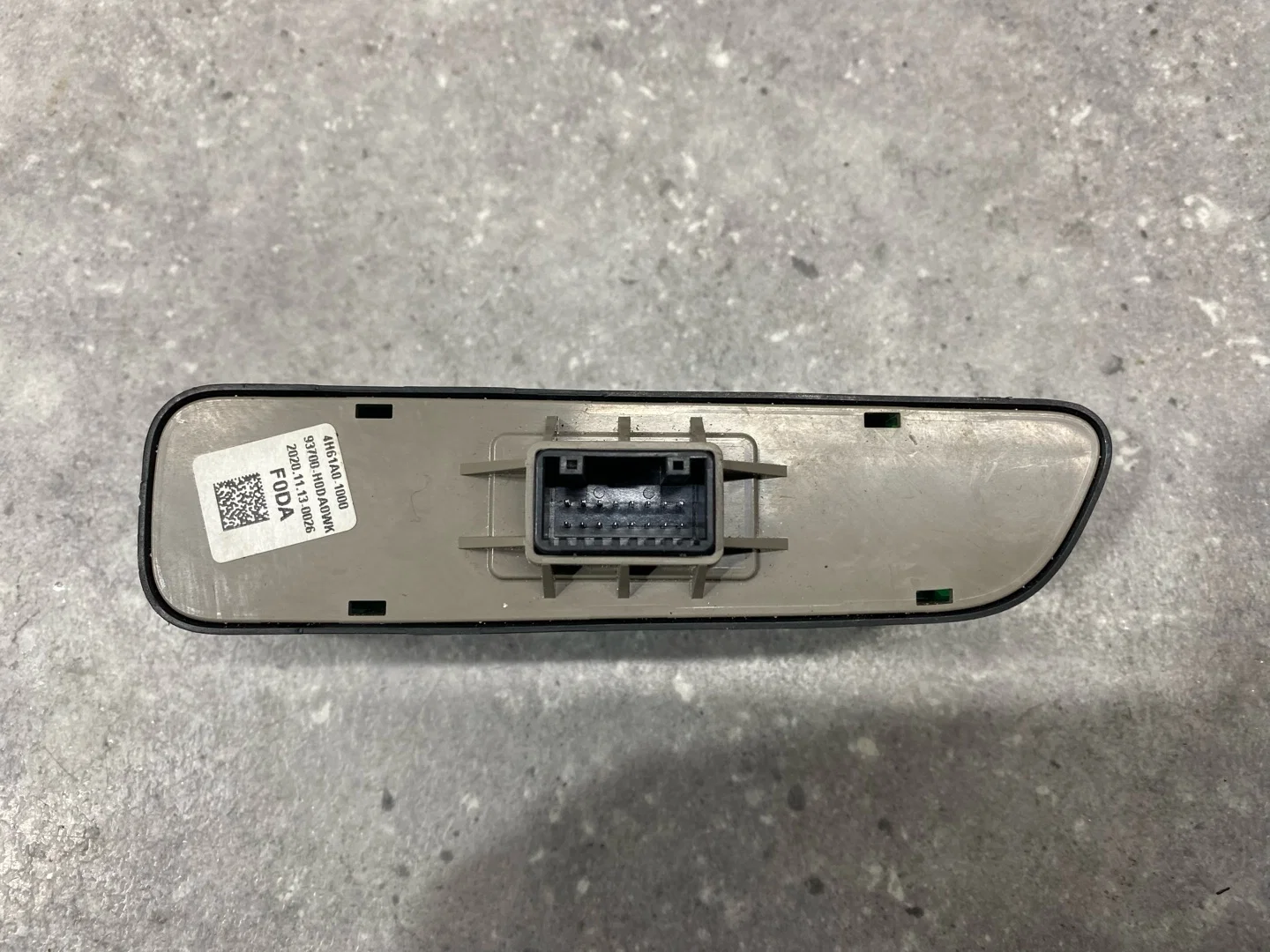 Блок кнопок Kia Rio X-Line 1 FB 2020 93700H0DA0WK - миниатюра 4