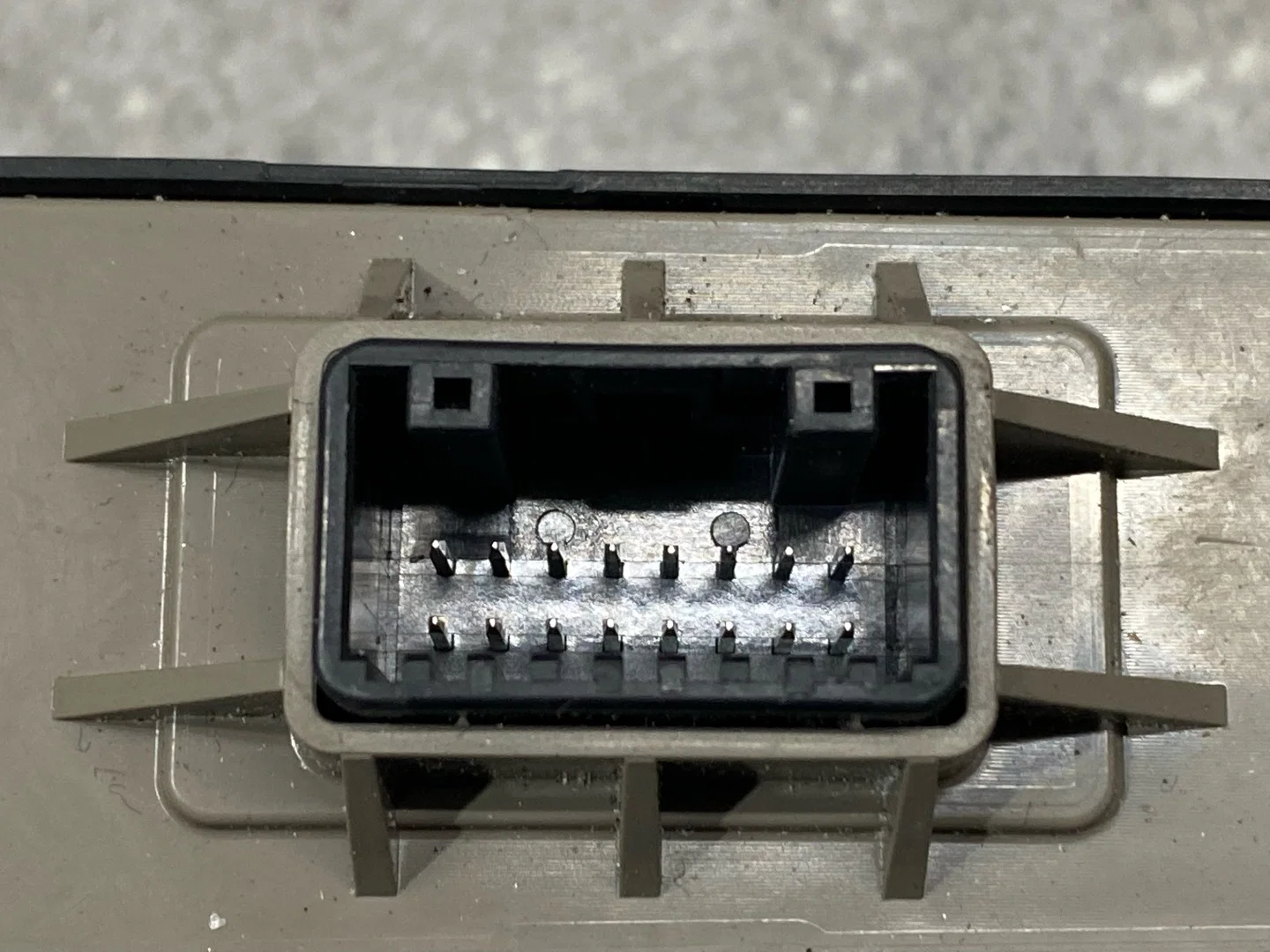 Блок кнопок Kia Rio X-Line 1 FB 2020 93700H0DA0WK - миниатюра 6