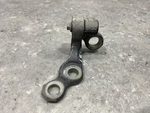 Петля двери передней правой верхняя Ford Focus