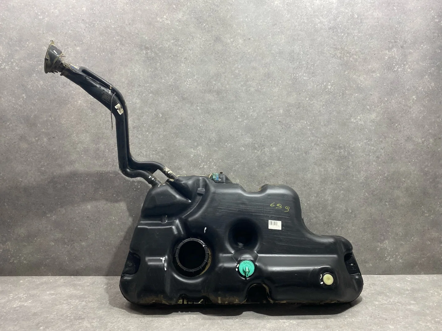 Топливный бак Renault Duster 1 HSA 2013 6001550130 - изображение 1