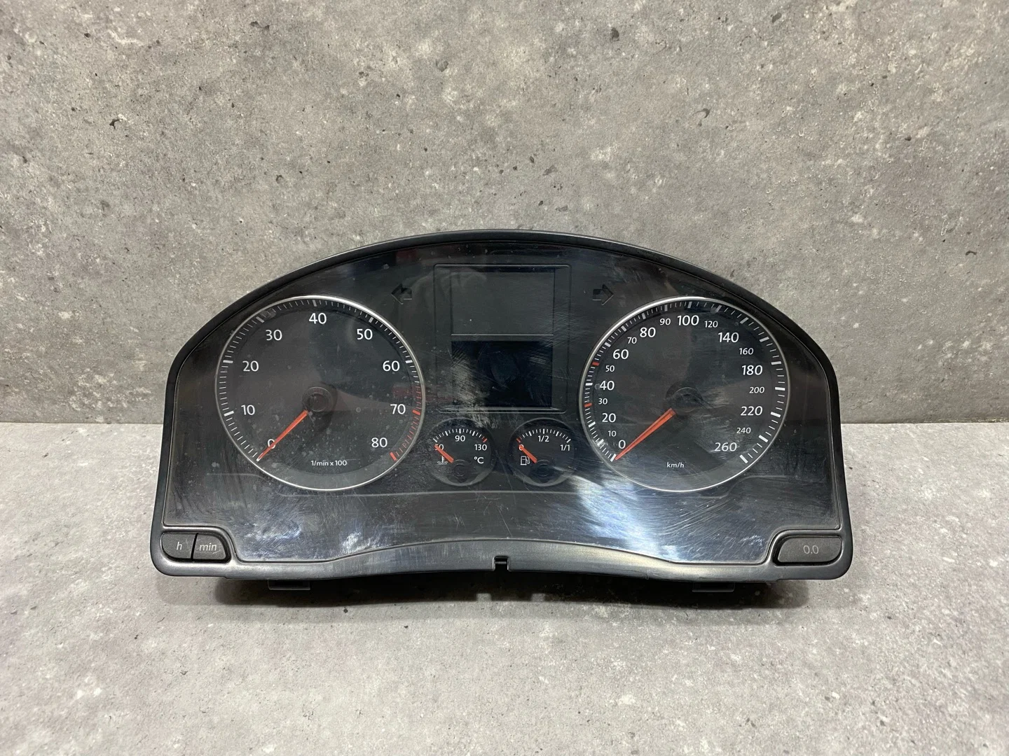 Панель приборов (щиток) Volkswagen Jetta 5 1K2 - изображение 1