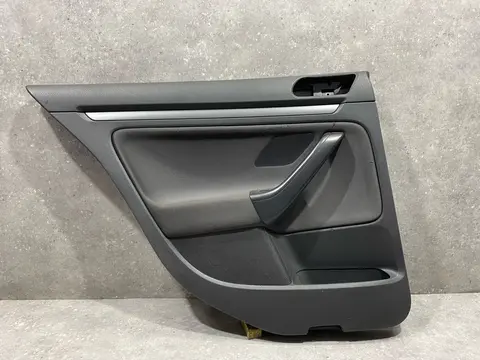 Обшивка двери задней левой Volkswagen Jetta 5 1K2