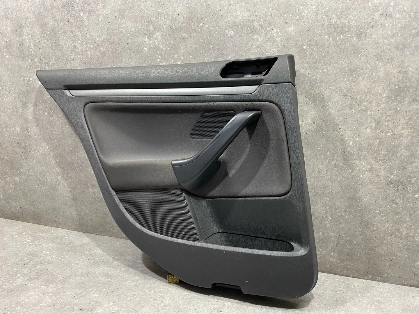 Обшивка двери задней левой Volkswagen Jetta 5 1K2 - миниатюра 2