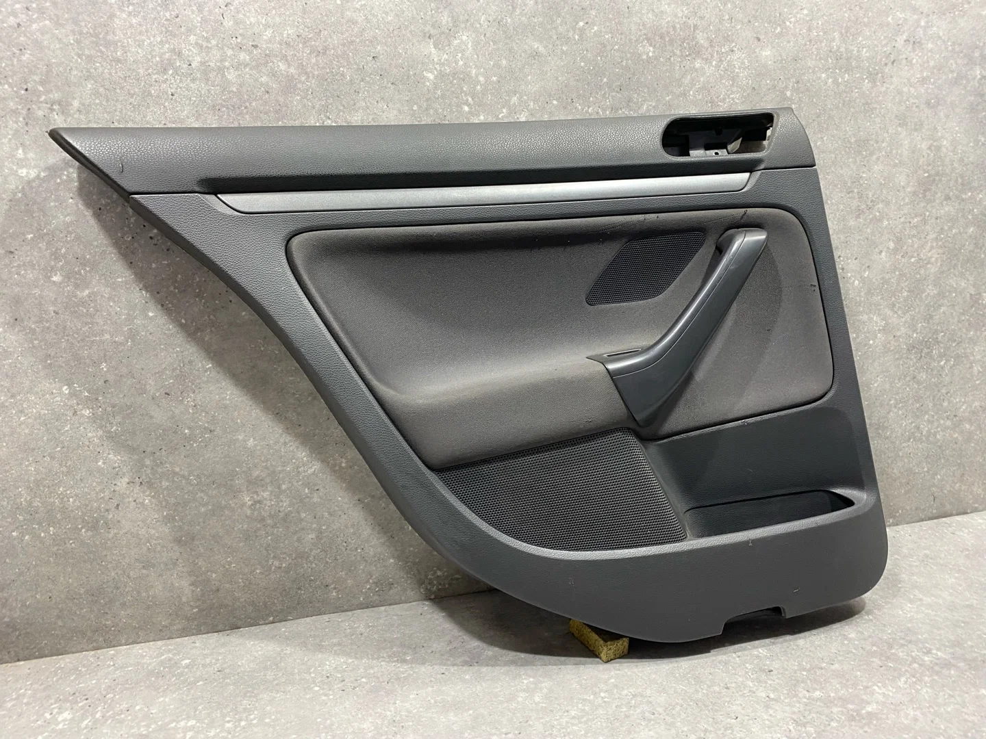 Обшивка двери задней левой Volkswagen Jetta 5 1K2 - миниатюра 3