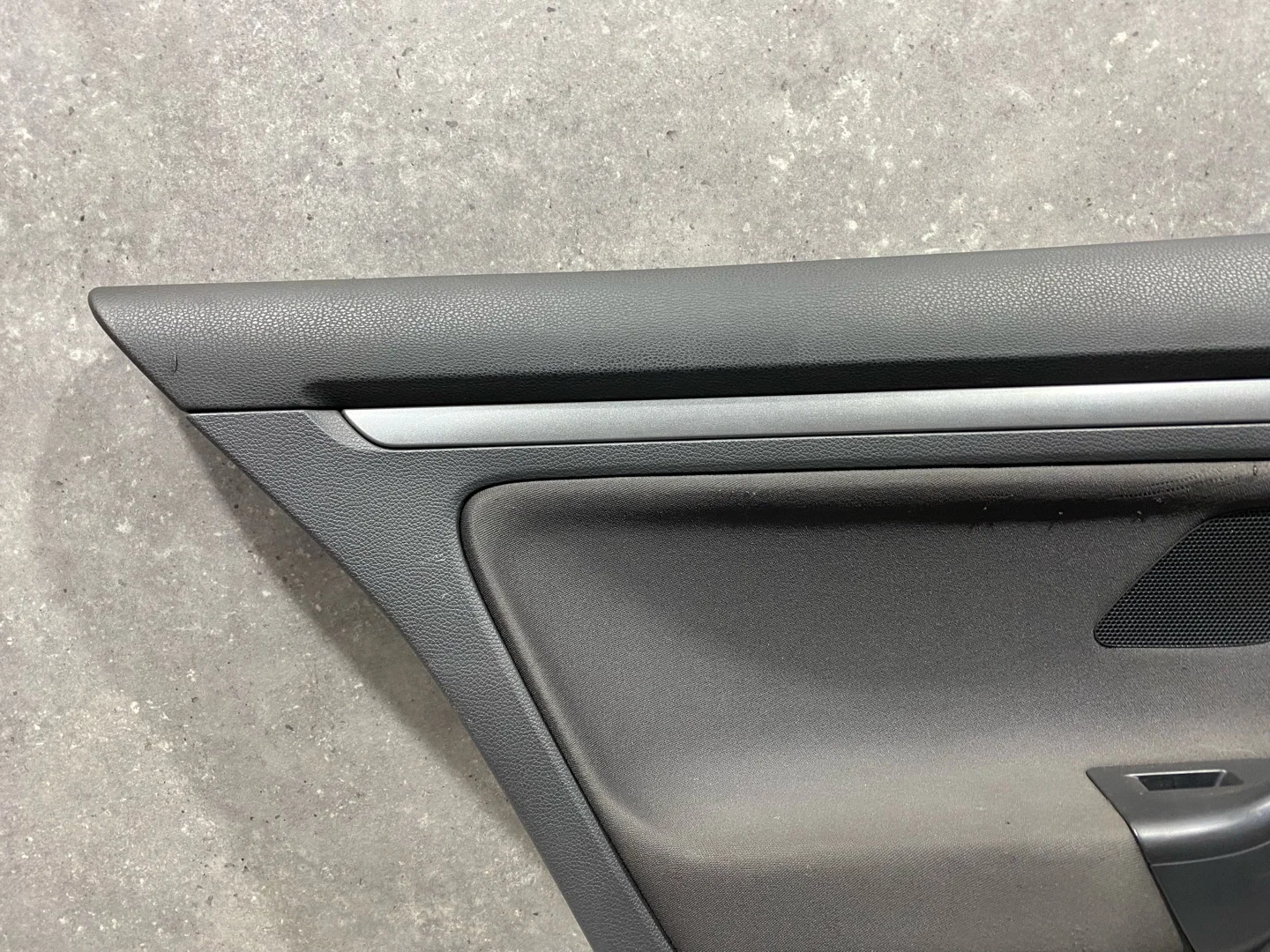Обшивка двери задней левой Volkswagen Jetta 5 1K2 - миниатюра 4