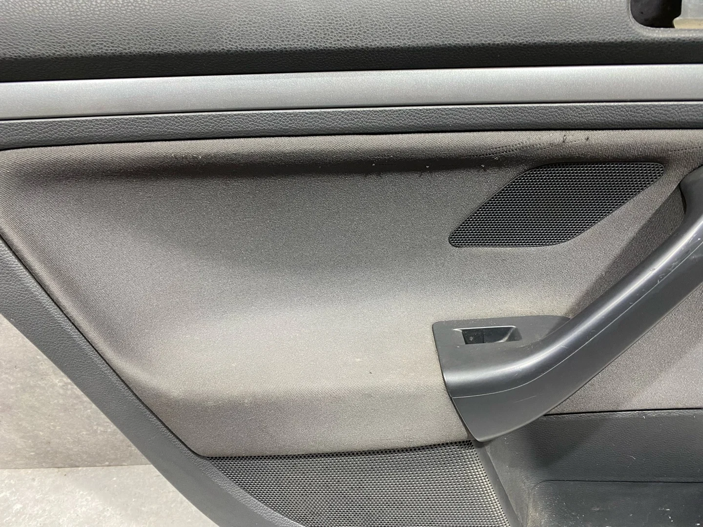 Обшивка двери задней левой Volkswagen Jetta 5 1K2 - миниатюра 5