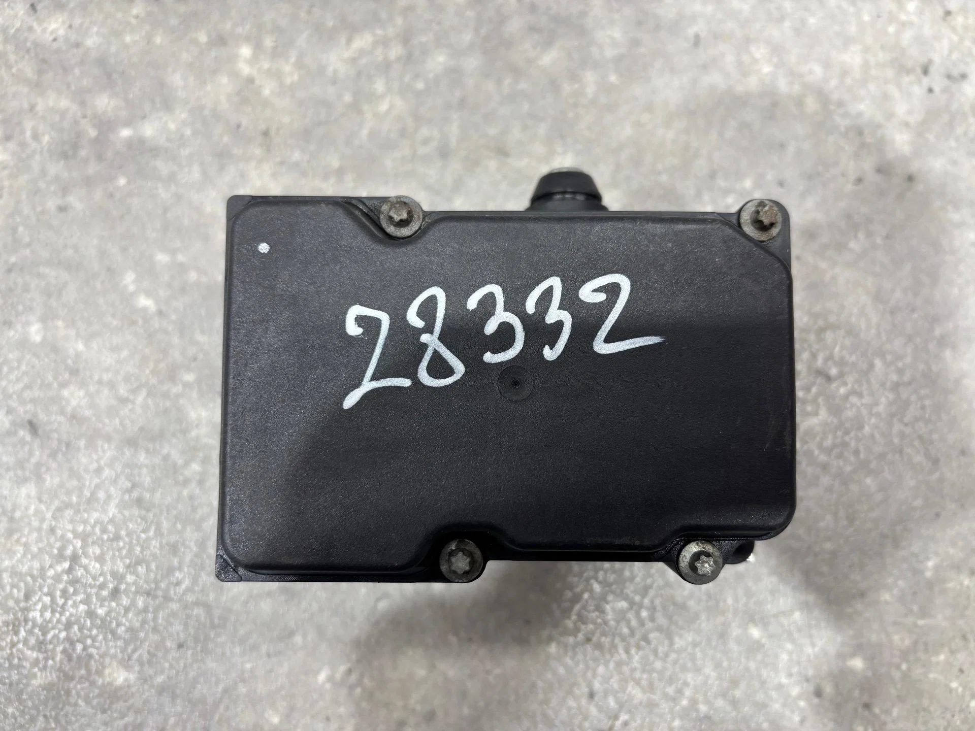 Блок ABS Suzuki SX4 1 YA21S 2008 5610080JL0 - изображение 1