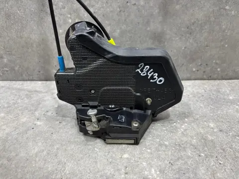 Замок двери задней левой Toyota Avensis 6906002102