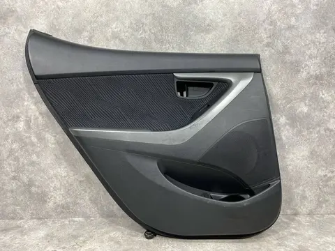 Обшивка двери задней левой Hyundai Elantra 5 MD