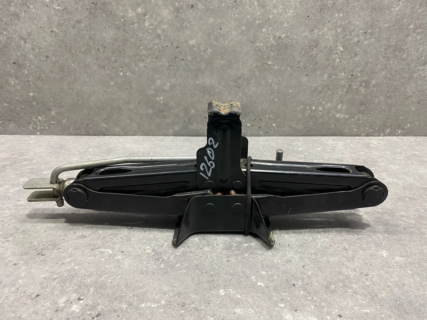 Домкрат Renault Duster 1 HSA 2013 995506680R - изображение 1