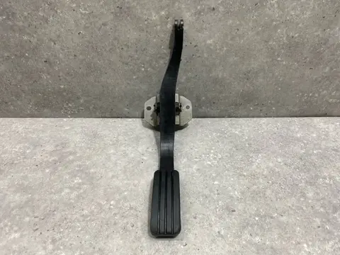 Педаль газа Renault Duster 1 HSA 2013 6001547460