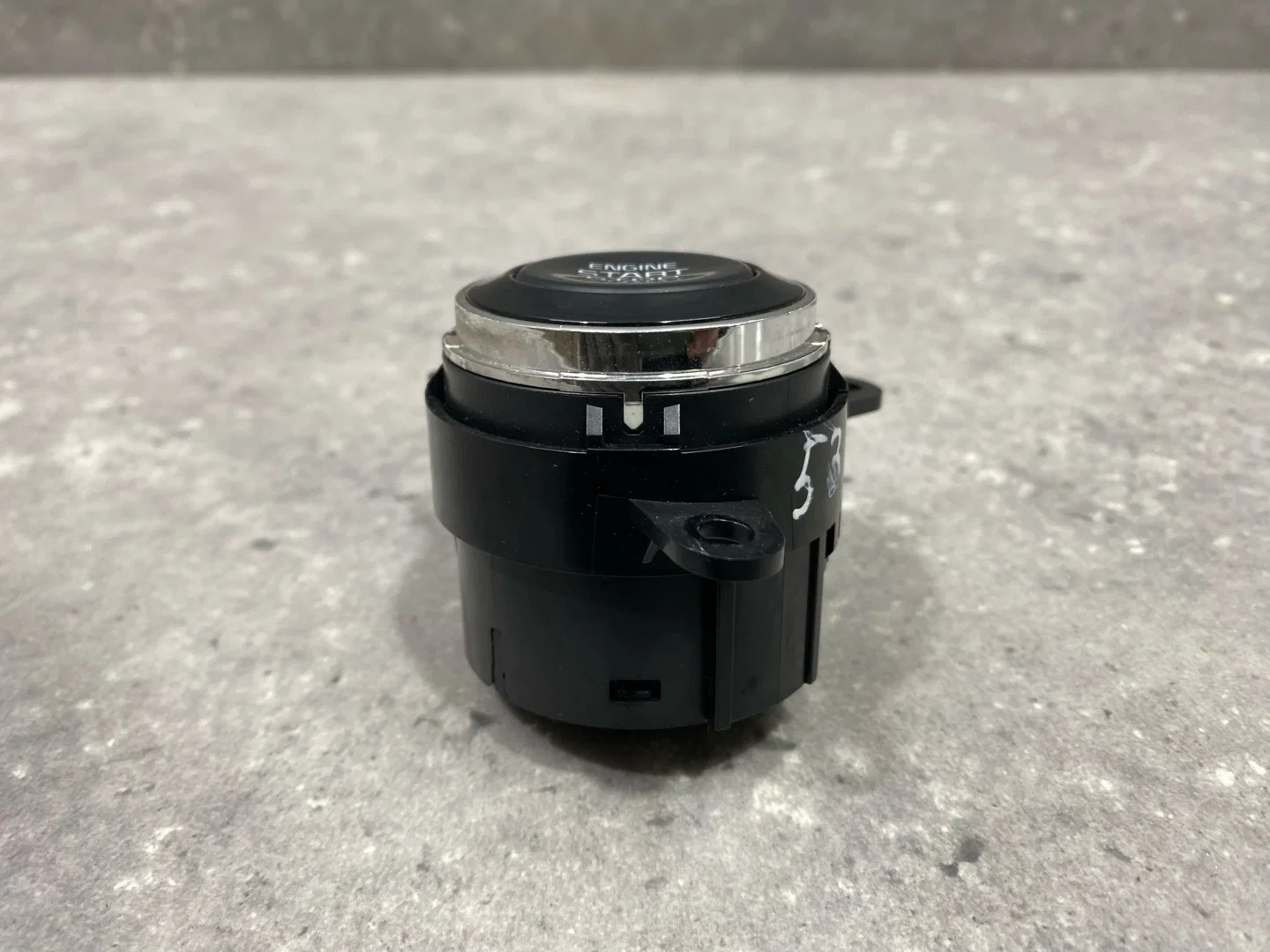 Кнопка запуска двигателя Kia Ceed 2 JD 2013 - миниатюра 2