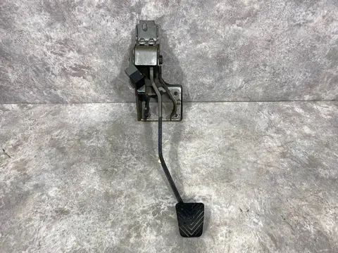 Педаль тормоза Kia Cerato 2 TD 2010 328002H100