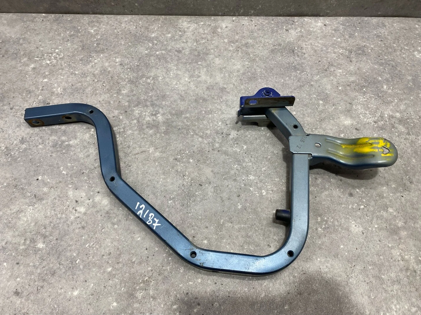 Петля крышки багажника правая Renault Logan 1 - миниатюра 2