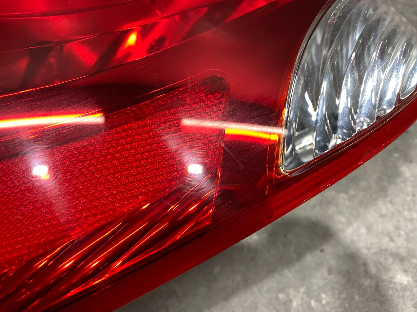 Фонарь задний наружный левый Hyundai ix35 1 LM - миниатюра 4