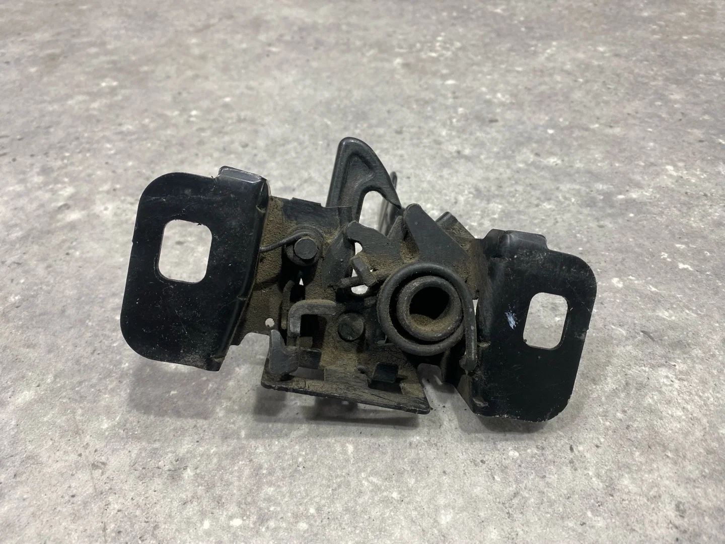 Замок капота Chevrolet Aveo T300 2012 95235827 - миниатюра 4